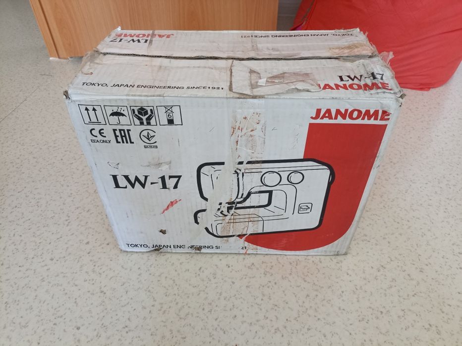 Швейная машина janome