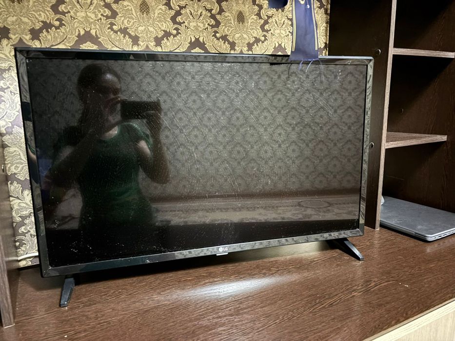 Продам цветной телевизор LG