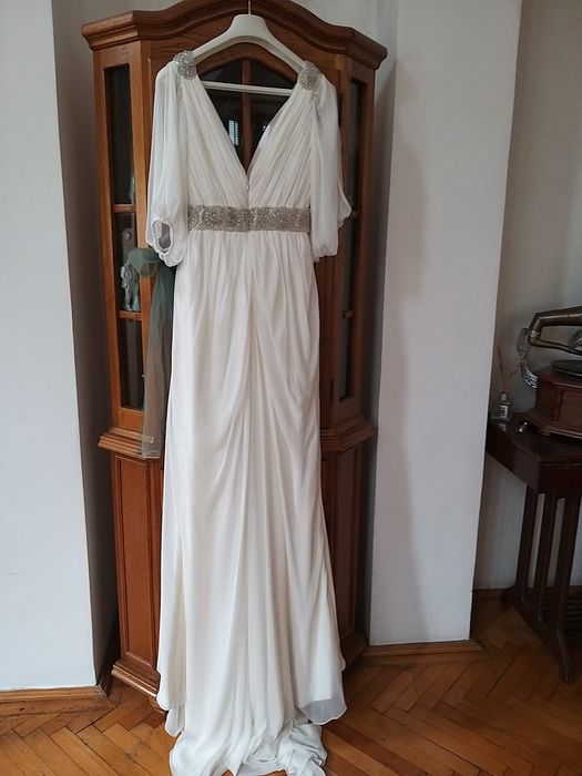 Vanzare rochie de mireasă FAMOSA - PRO NOVIAS BUCURESTI