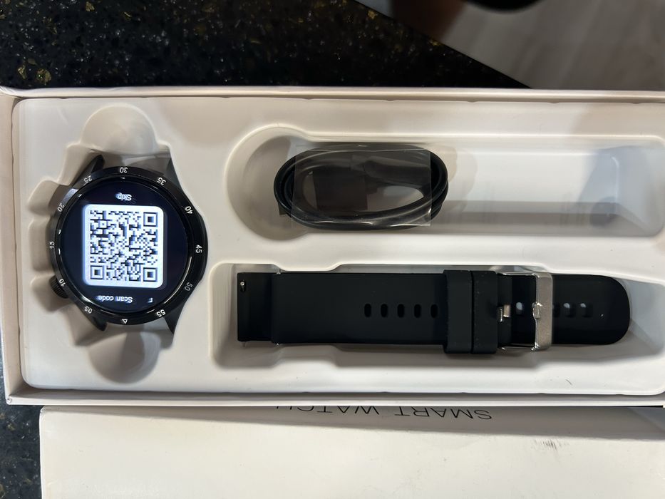 Smart watch Чисто нов не е използван
