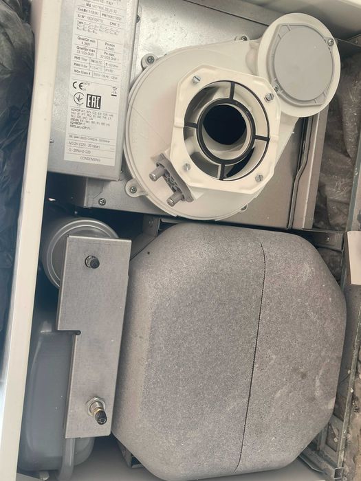 Газов котел victrix zeus 32. Нов,неизползван и без забележки. 3500 лв.