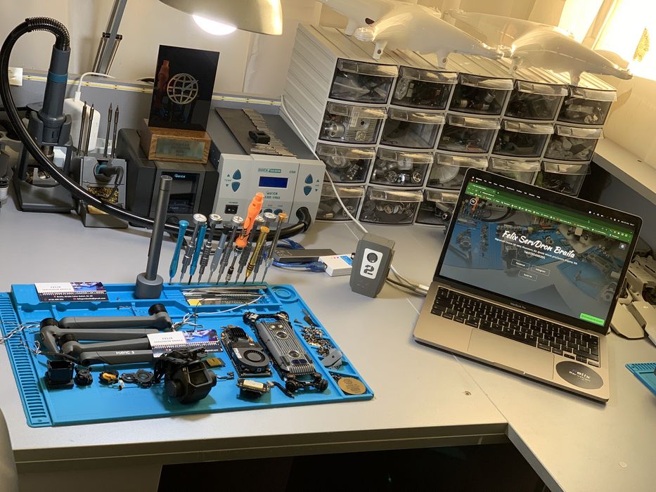 Service  reparatii drone dji