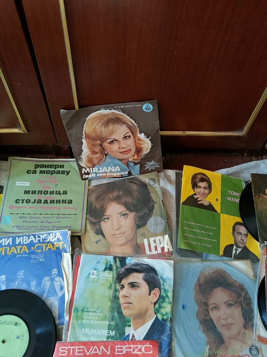 Стари сръбски грамофонни плочи