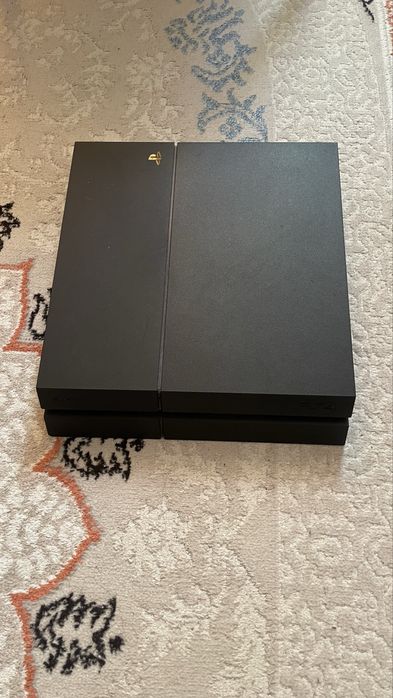 PlayStation 4 в хорошем состоянии
