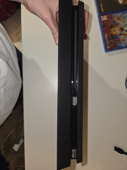Playstation 4 Slim