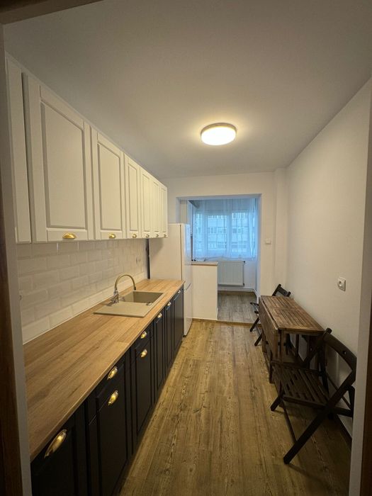 Închiriez apartament 3 camere – Podu Roș, Iași – 74 mp