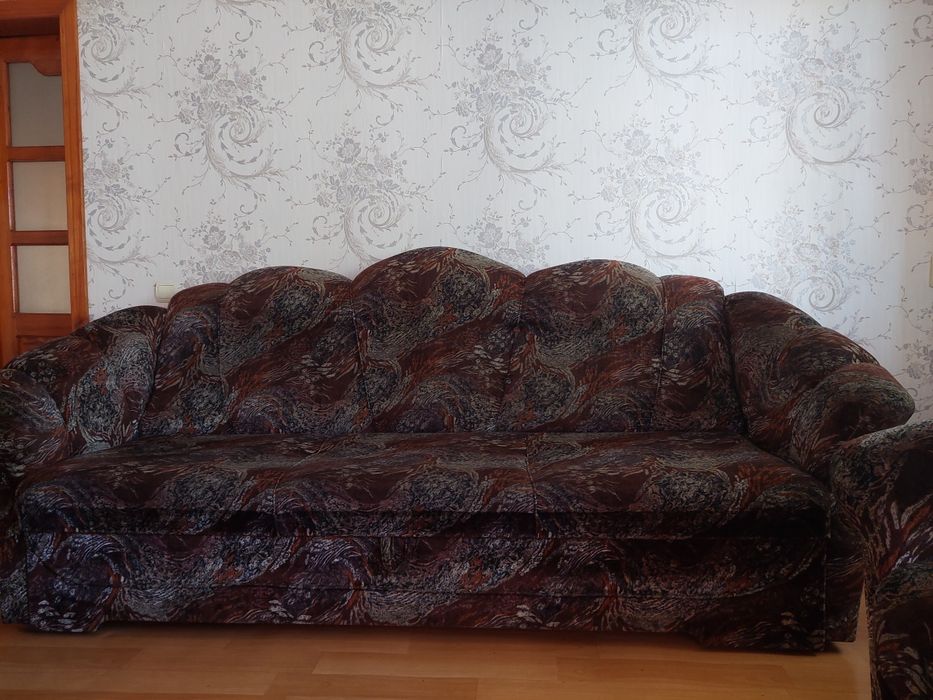 Мягкий уголок, диван и два кресла