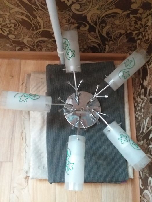 Продам люстру б/у
