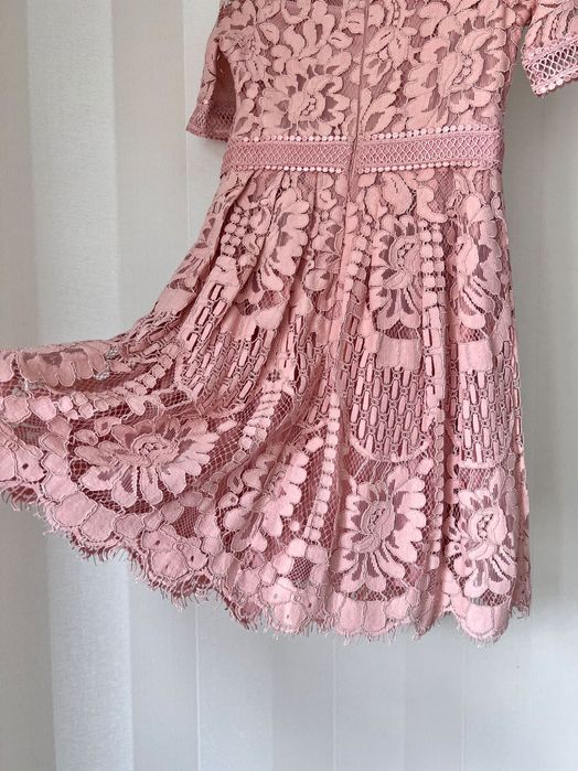 Красива рокля Lipsy girl