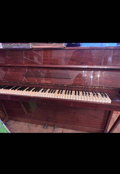 Пиано на RÖNISCH