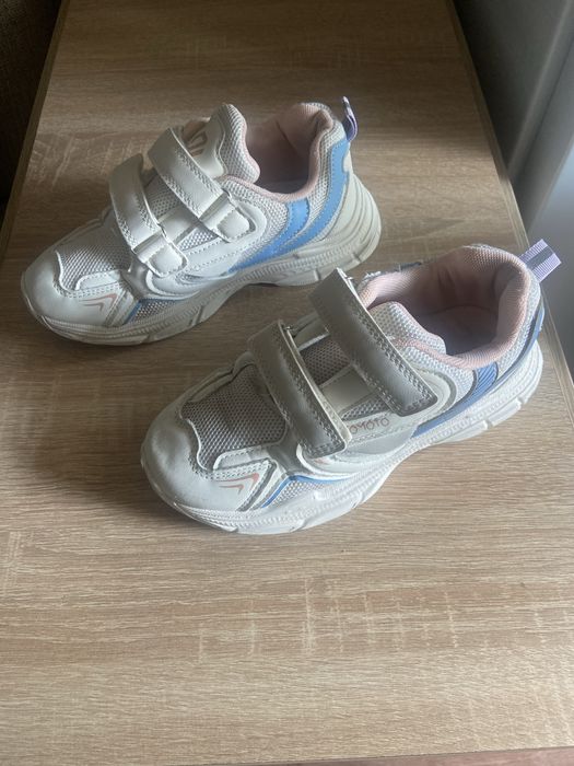 Кроссовки на девочку 32р