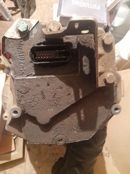 Стеклоподьемник аудиа4б6