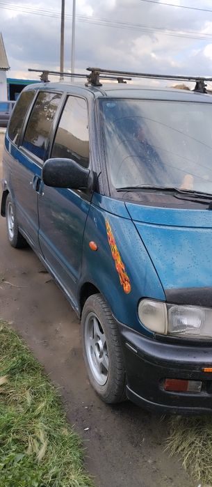 Продам автомобиль Ниссан Серена