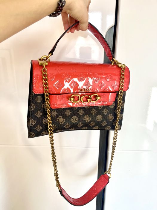 Дамска чанта Guess