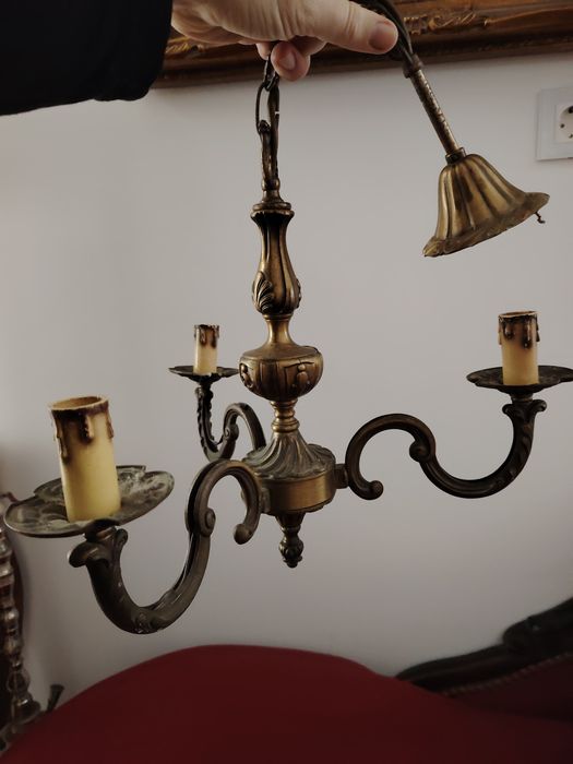 Candelabru antic din bronz masiv cu 3 brațe ,piesa cu o lucrătură de o