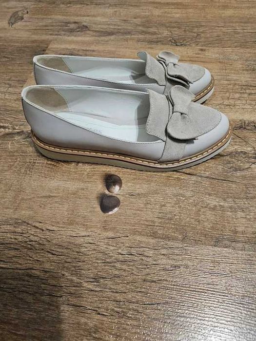 Vand pantofi mocasini