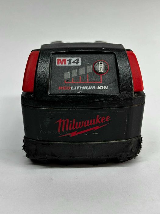 Акумулаторна батерия MILWAUKEE M14B4