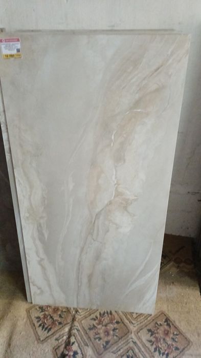 Керамогранит  новый.