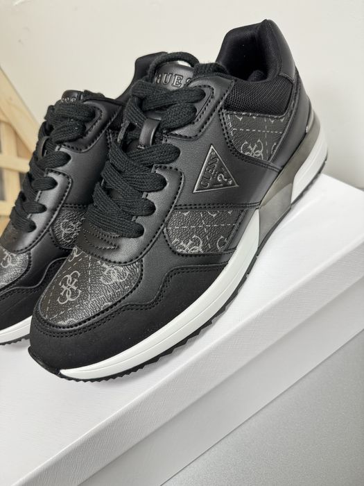 Маратонки Guess