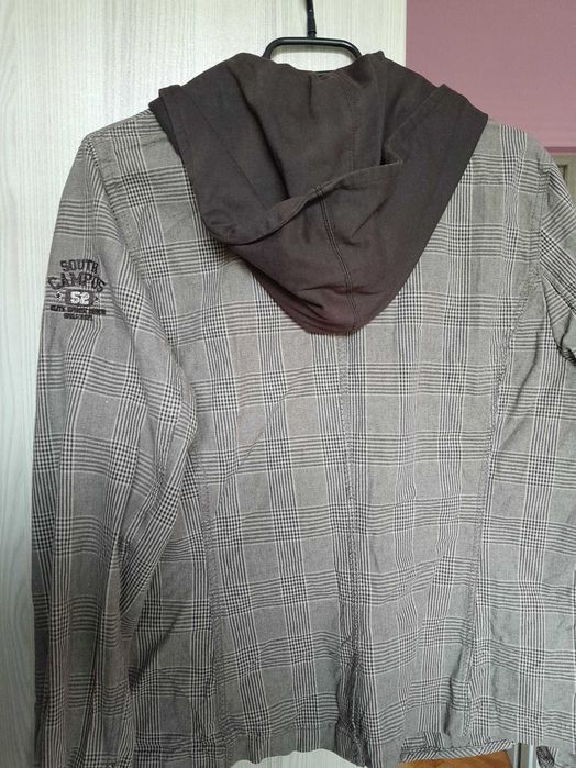 Дамско спортно яке