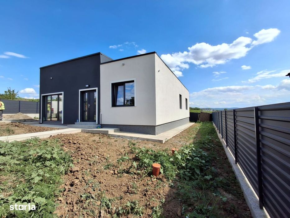 Rest de plata/schimburi Casa nouă cu 5 camere, curte și acces asfaltat