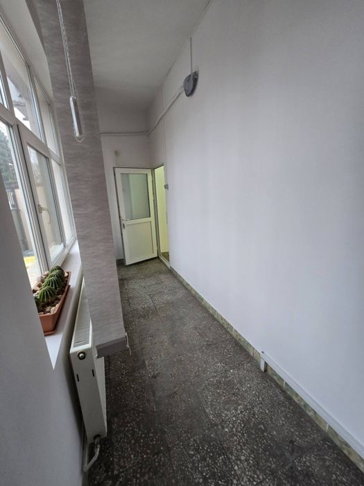 Închiriez spațiu 30 mp ,parter casă,intrare separată