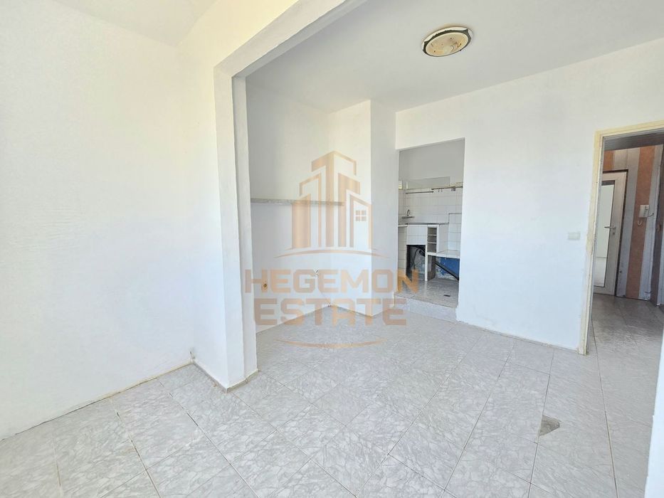 Продава се Тристаен апартамент в Варна, Владислав Варненчик - 50 кв.м за 1648 €/кв.м - Снимка #2