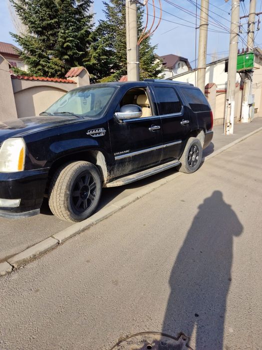 Cadilac escalade 6000 benzina