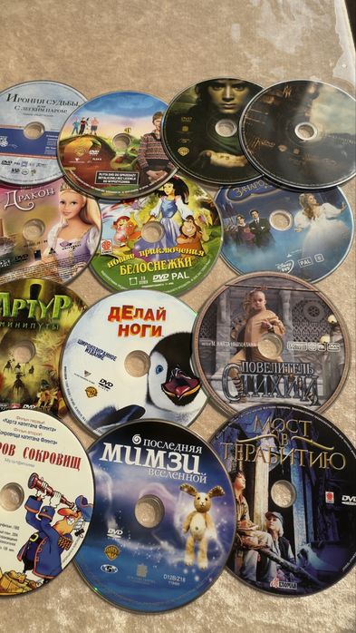 Продам диски с фильмами, мультфильмами, пустые/чистые/ новые