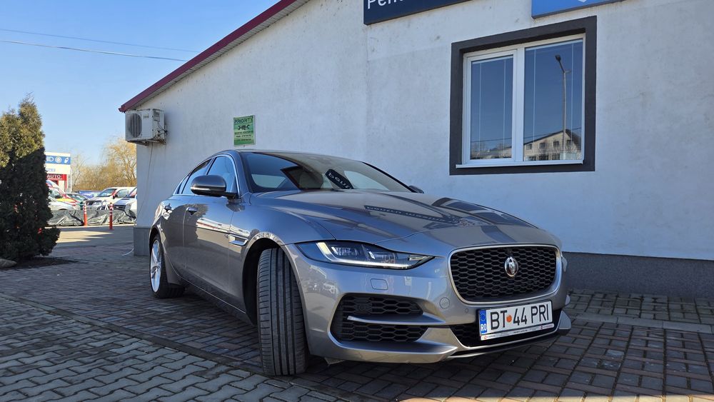 Jaguar Xe 2.0 Benzina