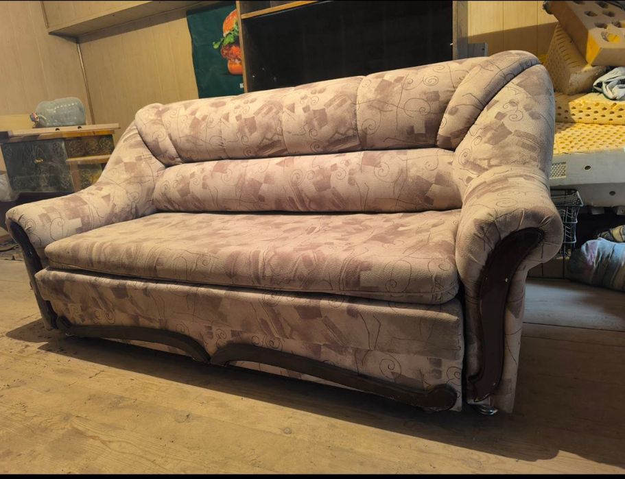 Диван продам срочно