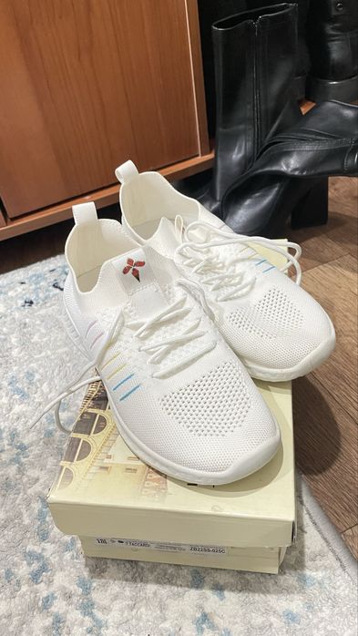 Обувь по 1000тг/шт