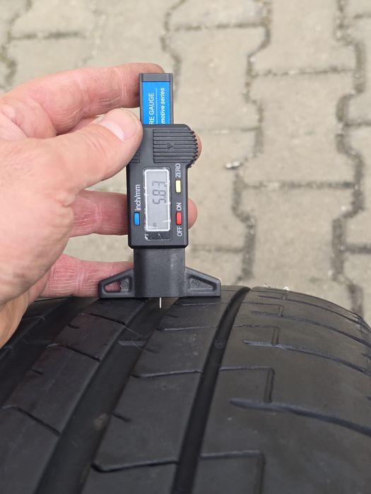 255 40 21 Pirelli