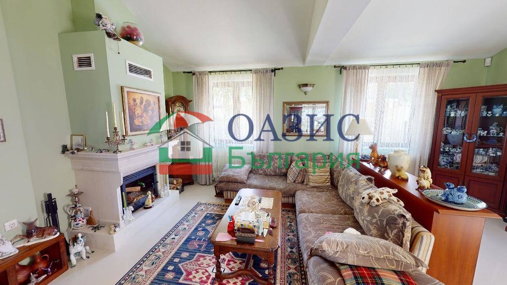 Къща с 4 спални 264 кв.м., в село. Кошарица, България, 385 000 евро