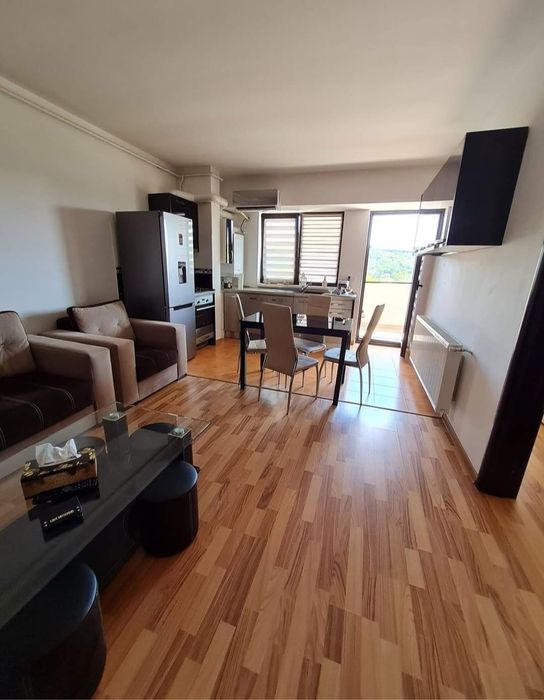 Vand apartament 3 camere