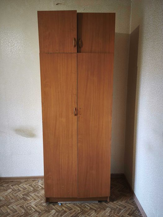 Отдам два шкафа для спальни