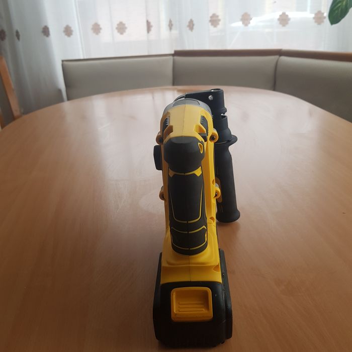 Vand  rotopercutor Dewalt corp dch273