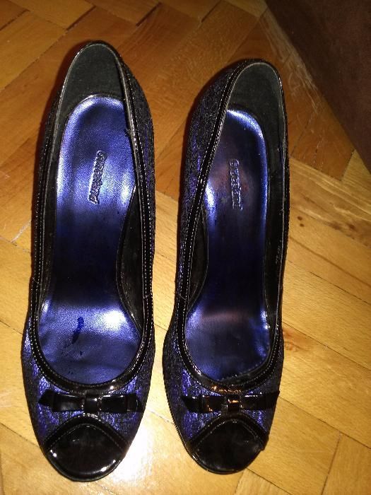 два чифта обуфки на висок ток