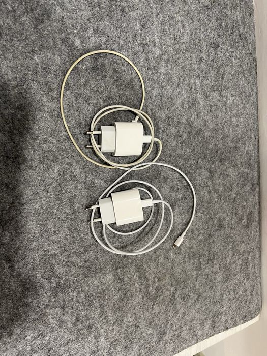Оригинални Apple адаптери / зарядни