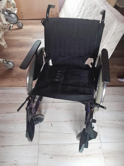 Pat electric medical și scaun pentru persoane cu dizabilități