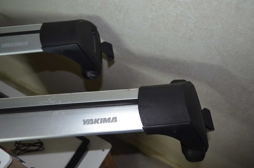Напречни греди за автомобил YAKIMA FlushBar