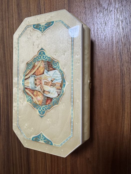 Музыкальная Шкатулка для драгоценностей