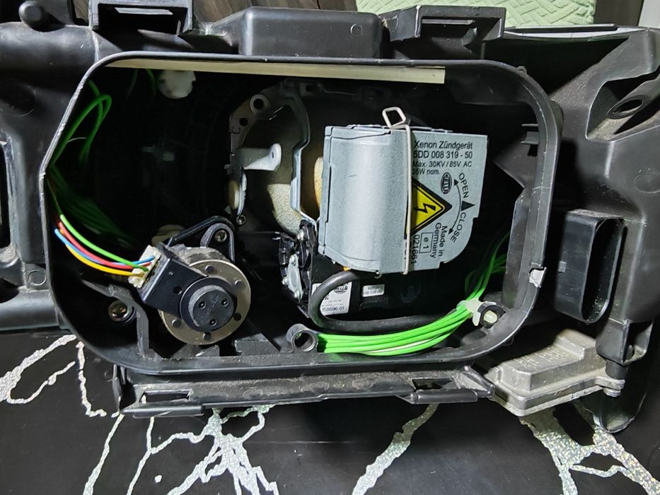 Far  AUDI A6 stânga/dreapa . Stop/lampa  și oglinzi