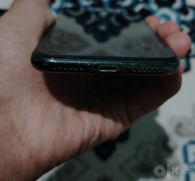 IPhone x rangi qora