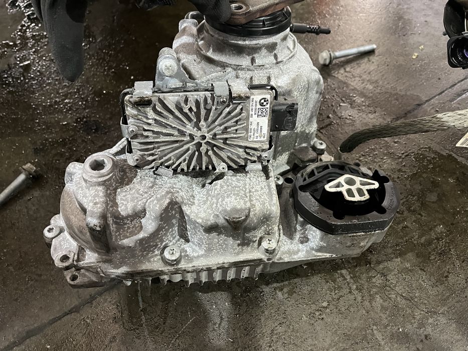 Раздатка с моторче бмв 3 г20/21 х-драйф ( razdatka bmw g20/21 x-drive