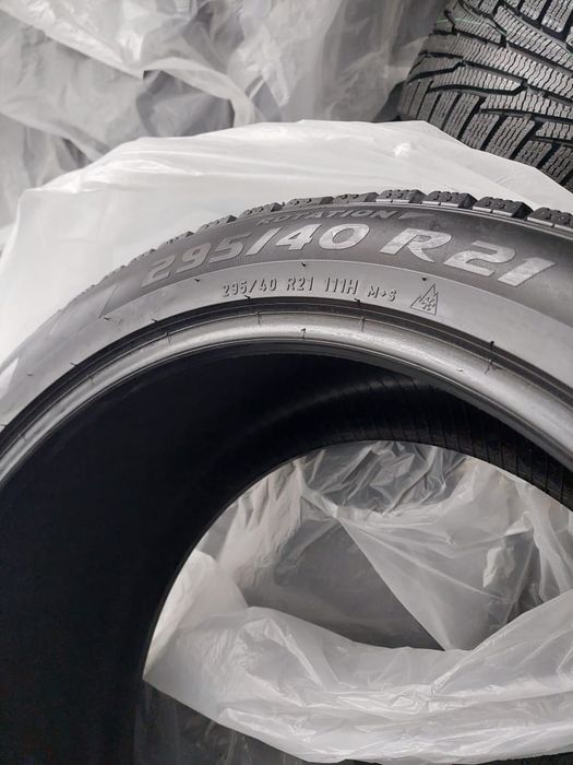 Шины Pirelli 295/40/21