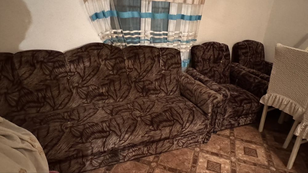 Диван срочно продам