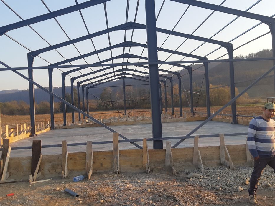 hale metalice învelite la gata sau doar scheletul metalic asigu