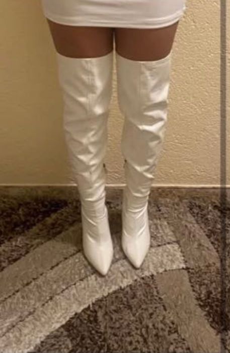 Бели ботуши с ток