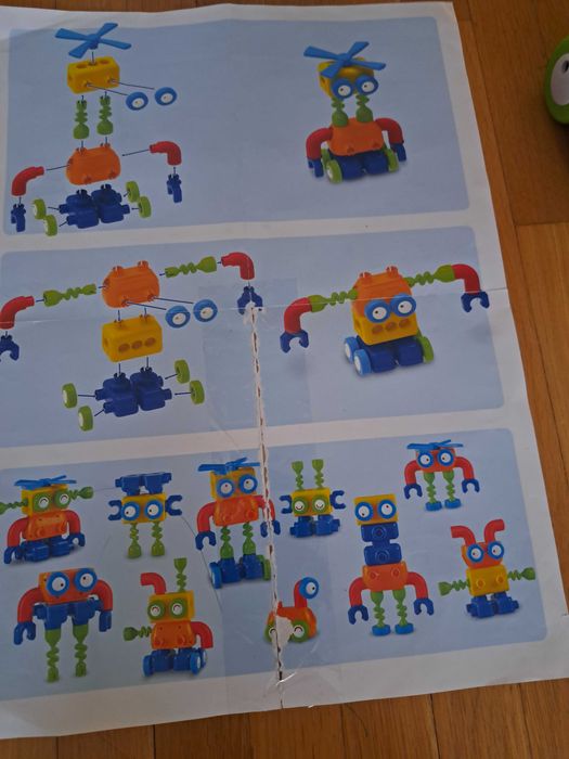 Робот Learning resources и няколко пъзела